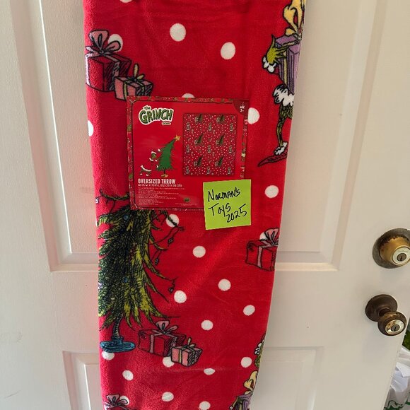 NWT The Grinch, Max, Cindy Lou Red Christmas Tree & Gifts Plush Blanket 60x70" - Picture 4 of 4